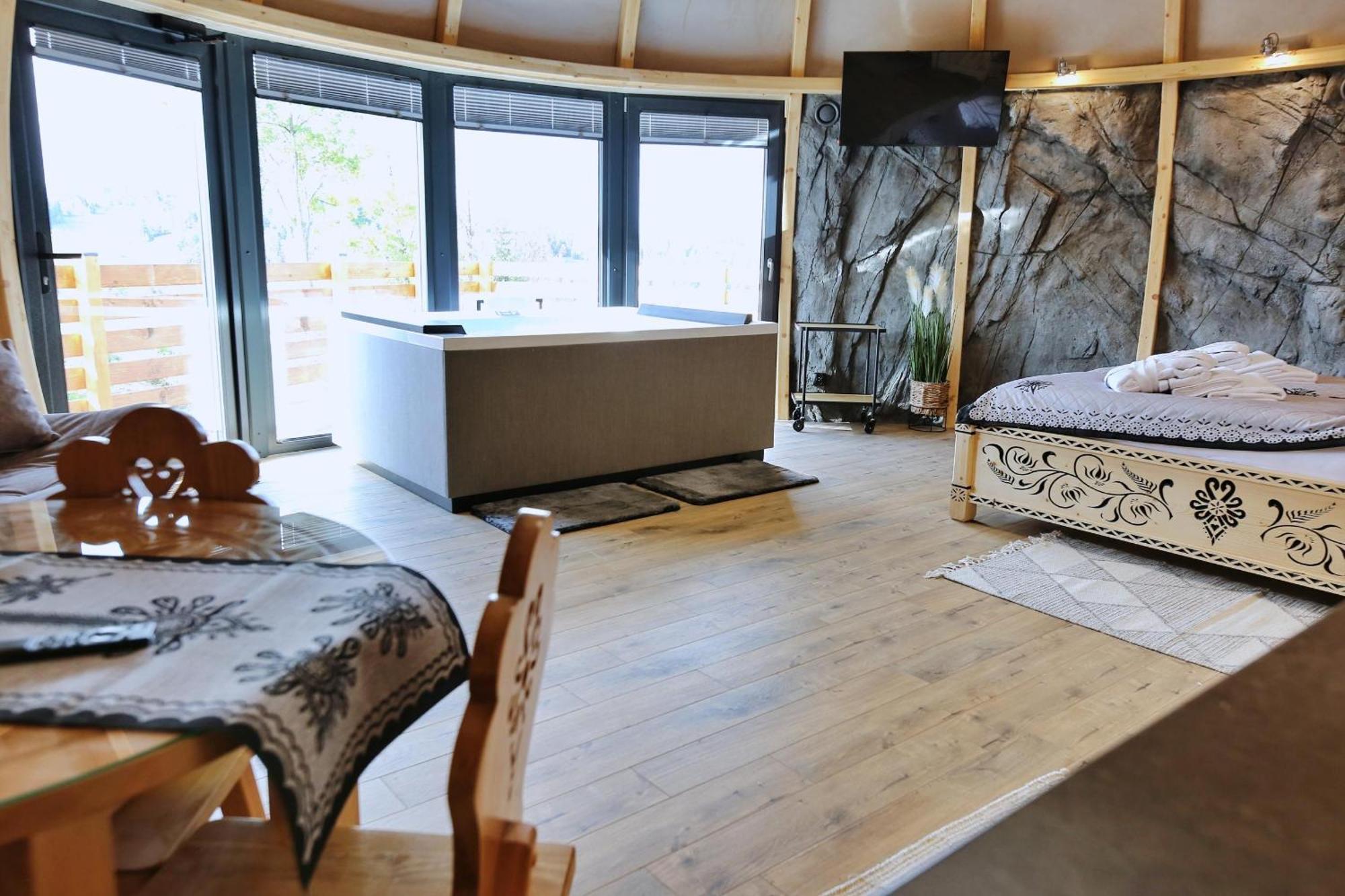 Отель Tatry Mountain Glamp Z Jacuzzi Закопане Экстерьер фото
